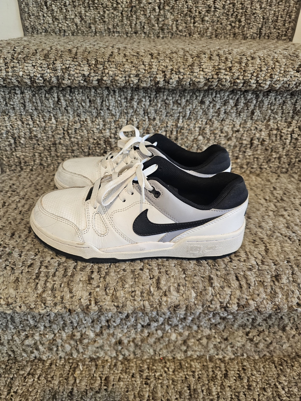 Nike Kid's White and Black Low-Top Sneakers